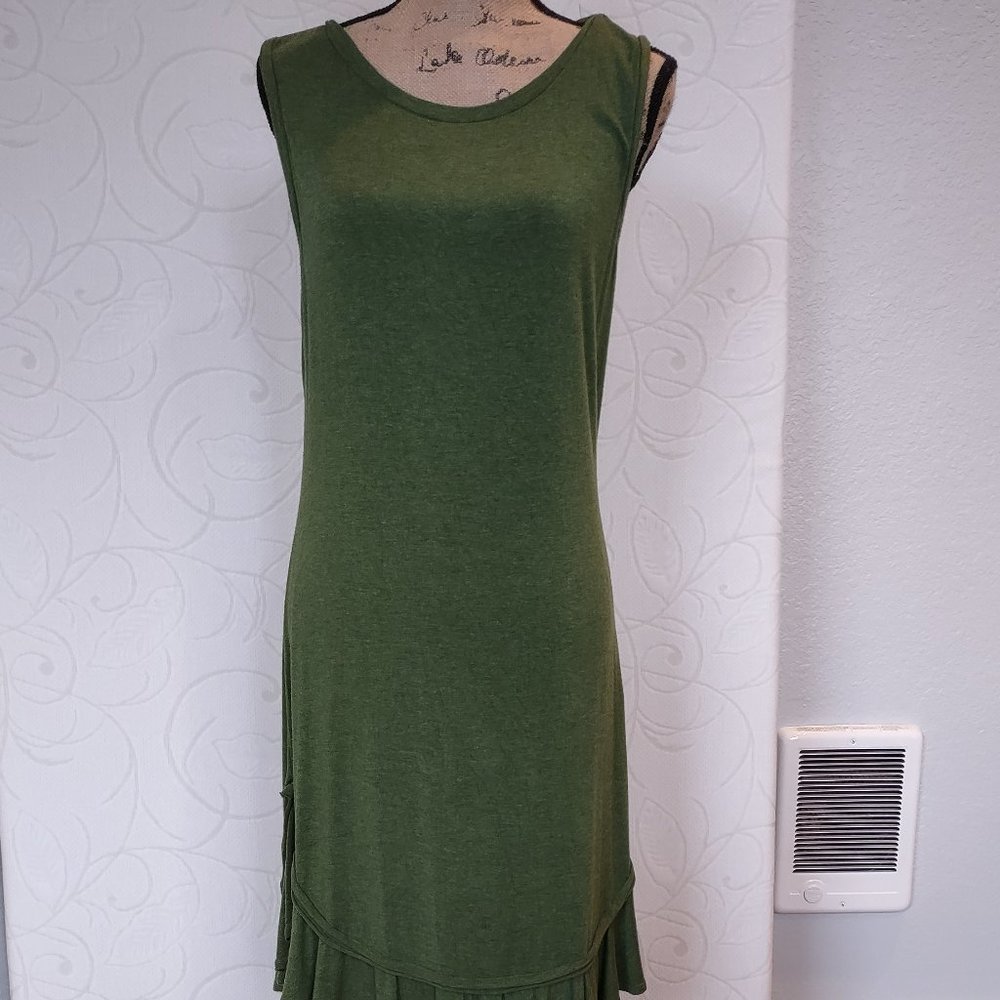 Max Studio Rayon/spandex Sleeveless dress / Green color available
